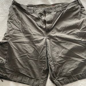 Eddie Bauer mens cargo shorts